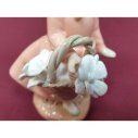 Фигурка девочки с корзиной