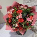 БУКЕТ С РОЗАМИ ДВИЖЕНИЕ ТАНГО