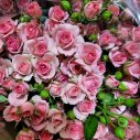 Монобукет из розовых кустовых роз