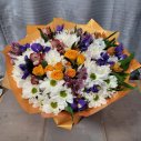 БУКЕ С ИРИСАМИ И ХРИЗАЕТЕМОЙ ПЕСНЯ О ЛЮБВИ